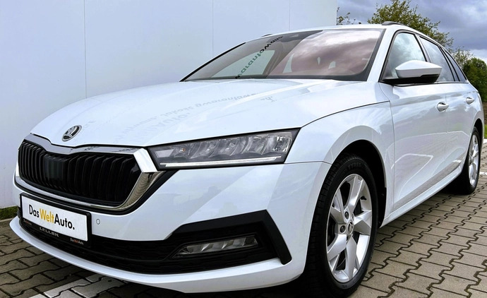 Skoda Octavia cena 105900 przebieg: 114009, rok produkcji 2022 z Gniew małe 106